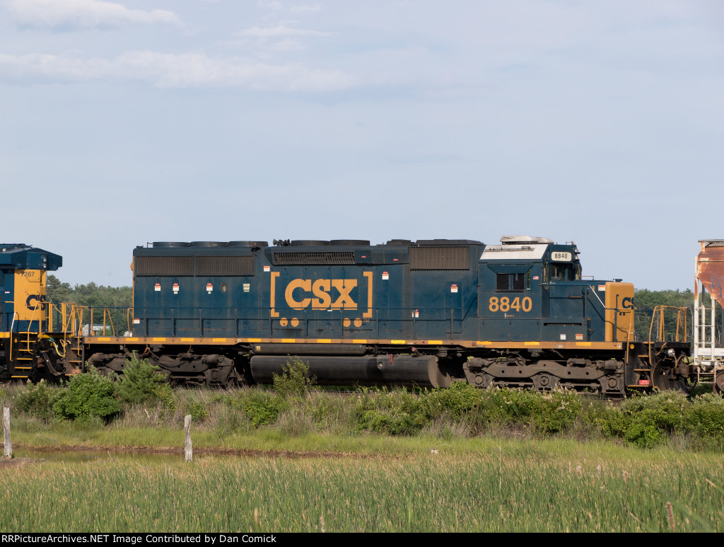 CSXT 8840